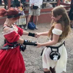 Meet your Posher, Cami